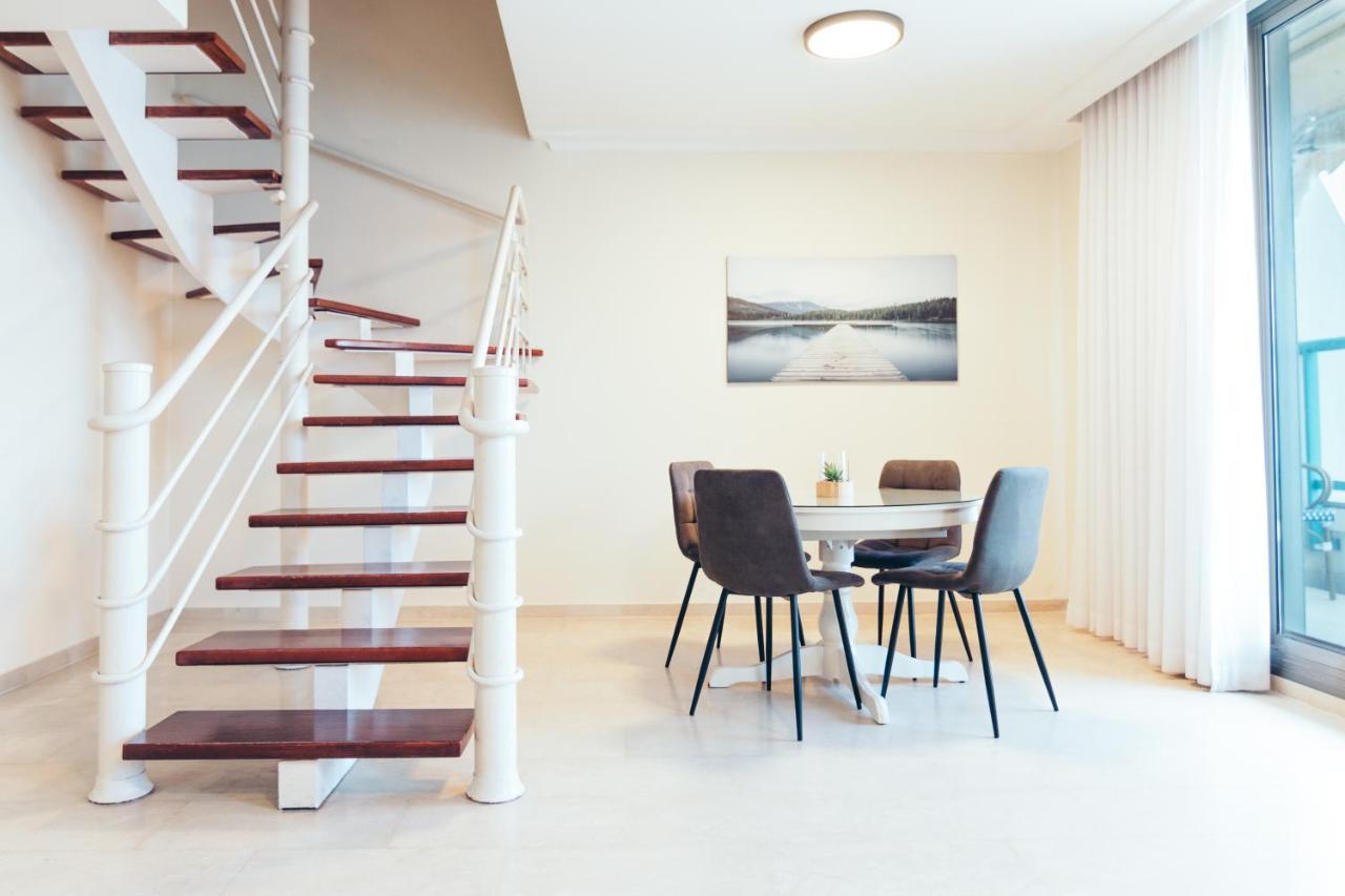 Almog Beach Apartments מגדלי חוף הכרמל חיפה Exterior photo
