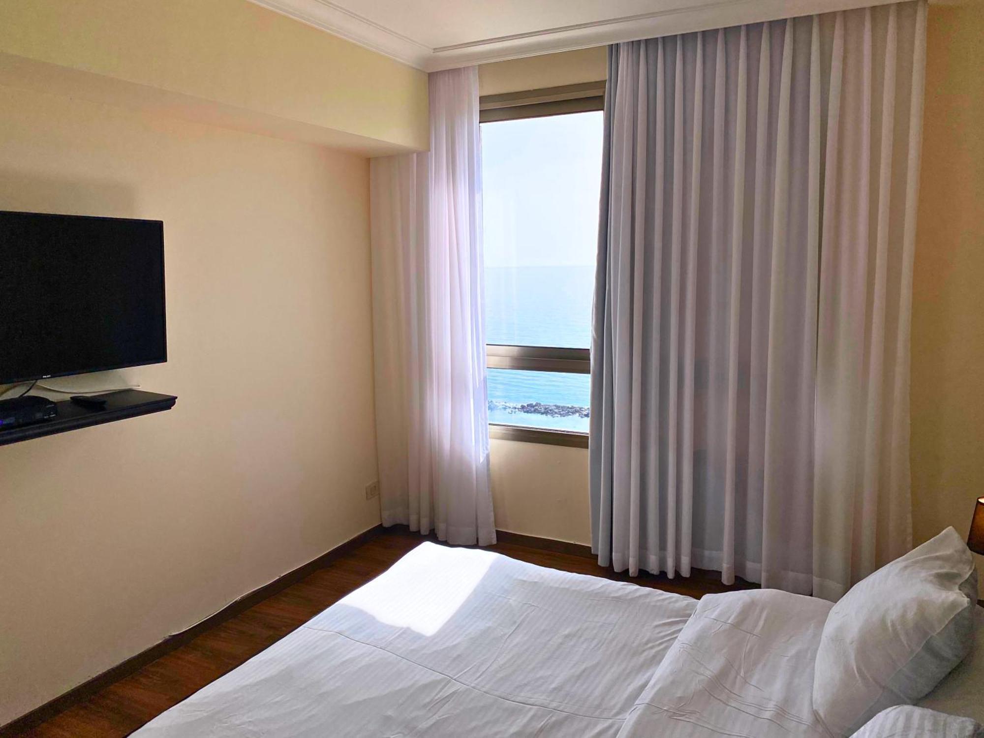 Almog Beach Apartments מגדלי חוף הכרמל חיפה Exterior photo